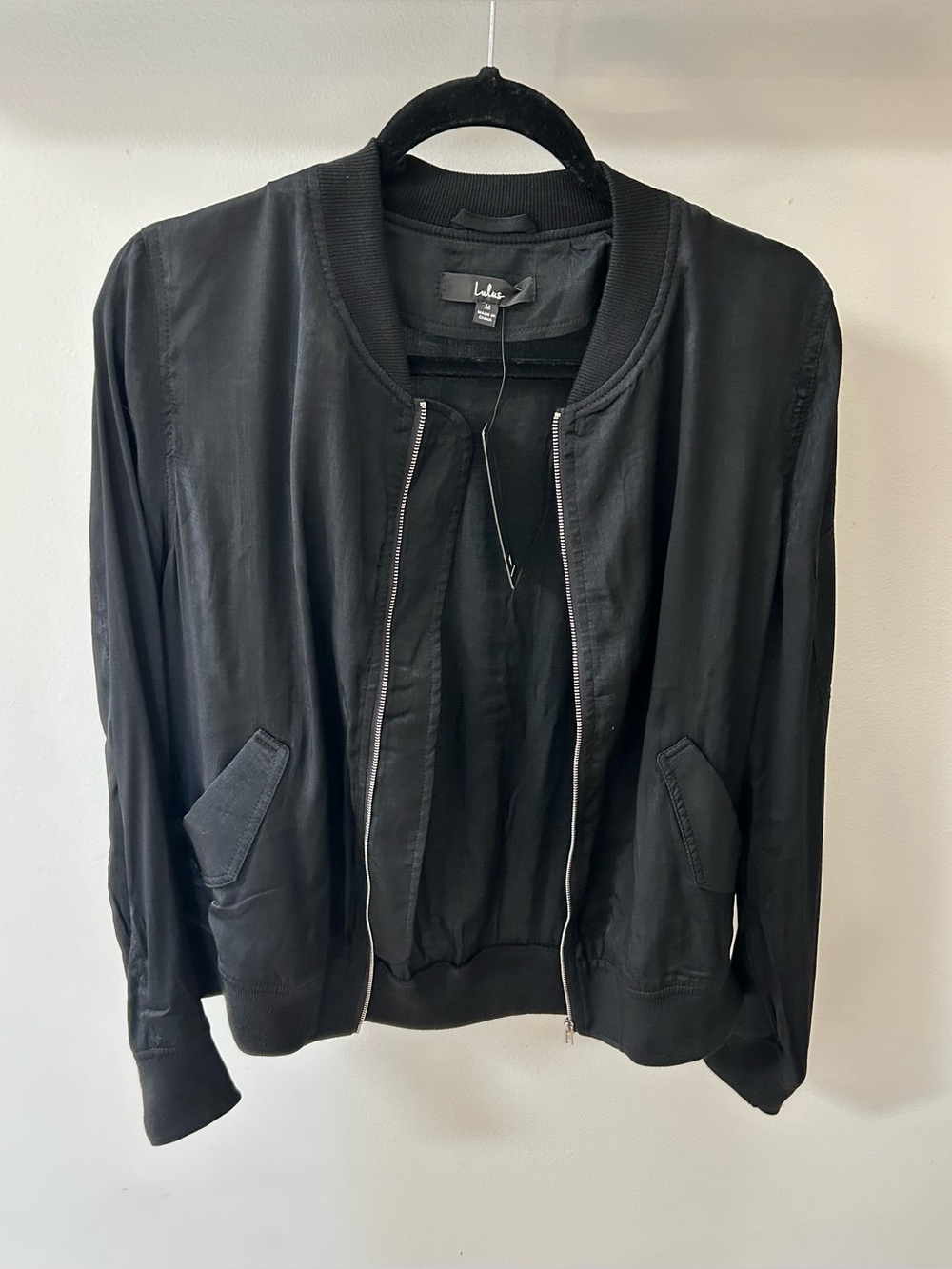 Lulus silk-like black bomber style light weight jacket